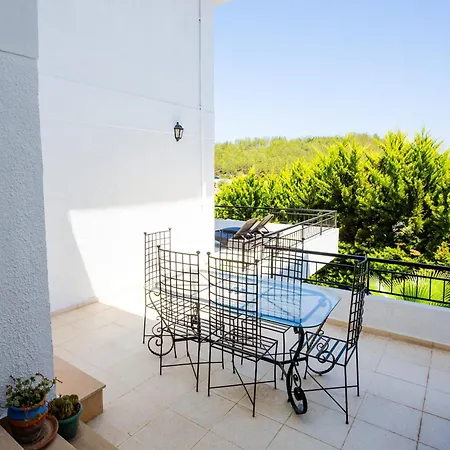 Luxurious Beckham By Holidaykeys Villa Kyrenia (Northern Cyprus)