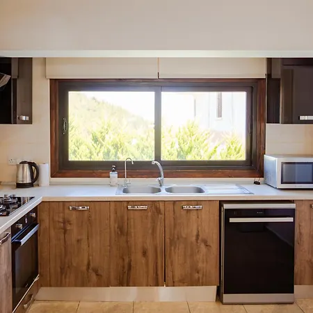 Luxurious Beckham By Holidaykeys Villa