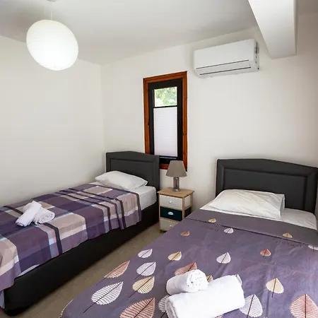 Luxurious Beckham By Holidaykeys Villa *