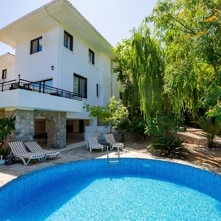 Luxurious Beckham By Holidaykeys Villa *