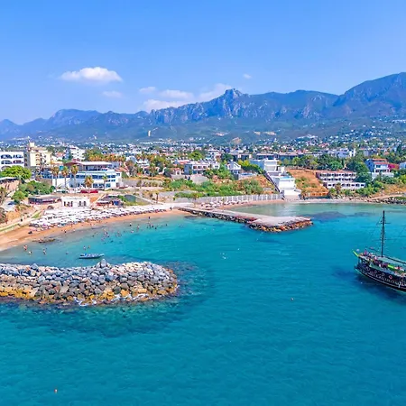 Villa Luxurious Beckham By Holidaykeys Kyrenia (Northern Cyprus)